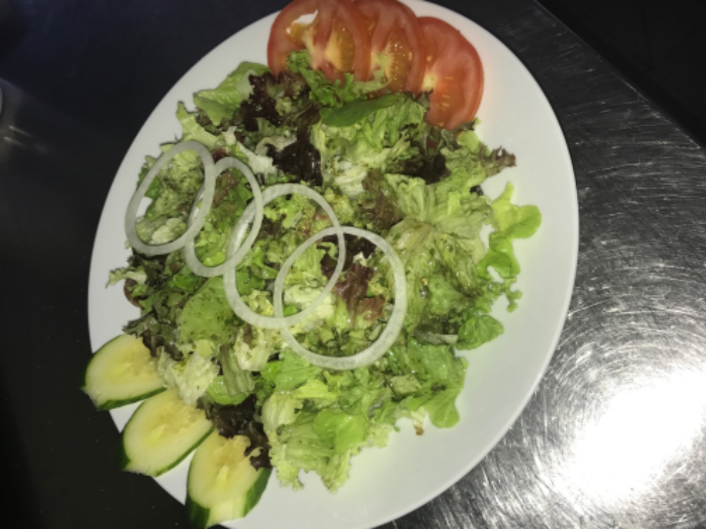 GroÃŸer gemischter Salatteller